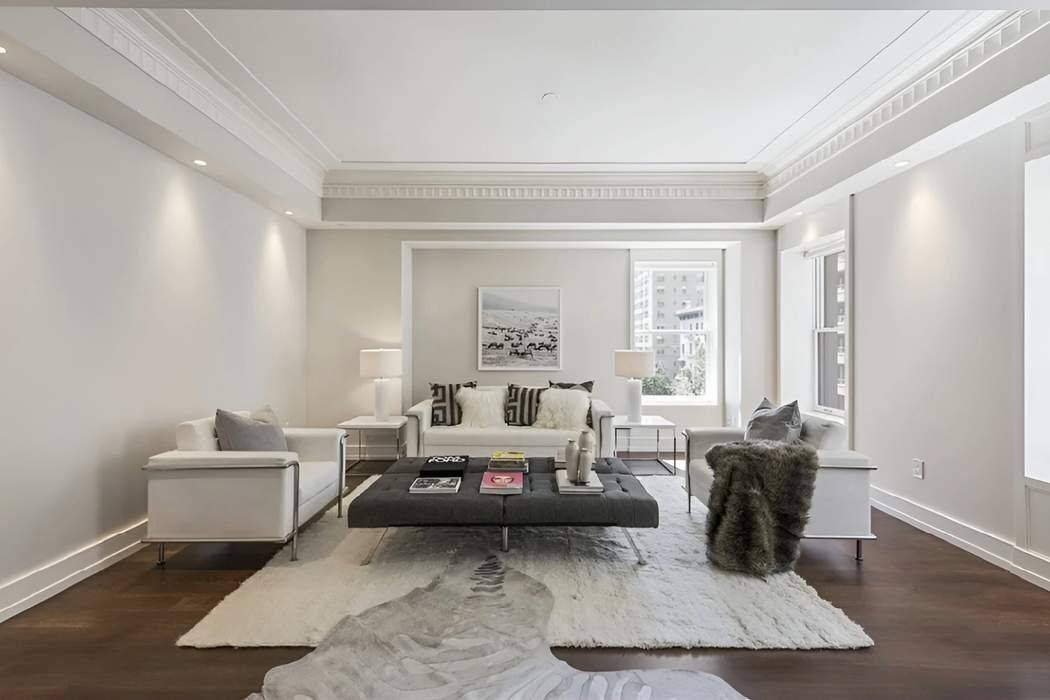 Manhattan, NY 10021,33 E 74th Street #5A