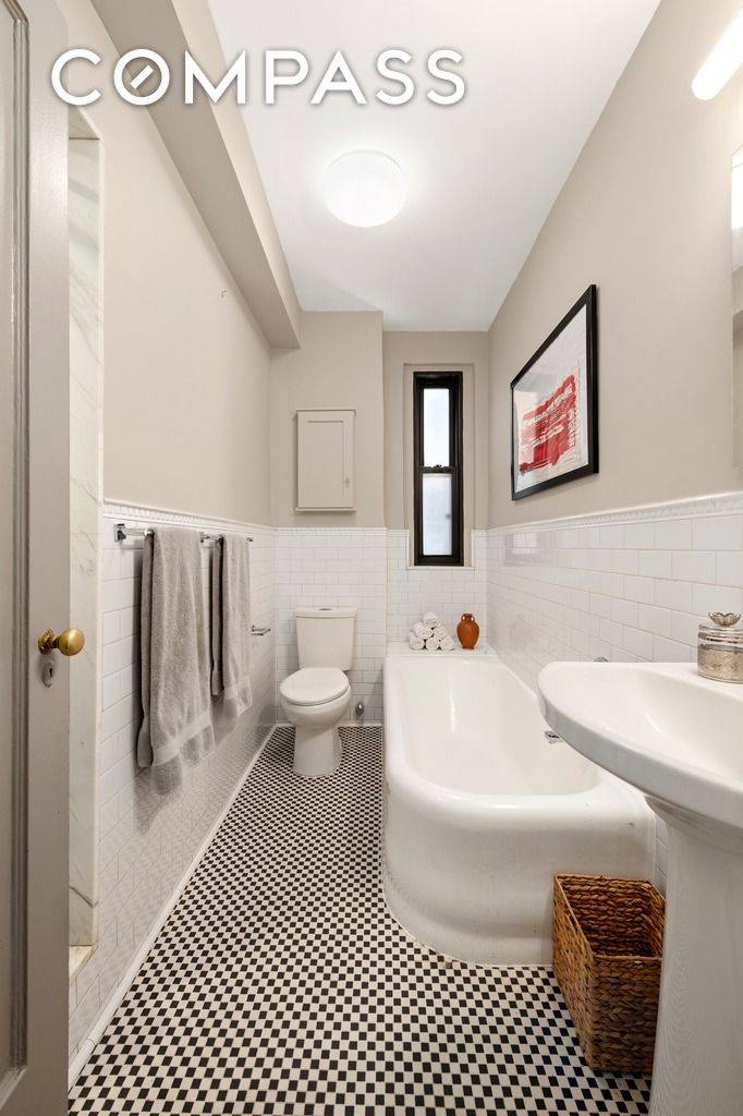 Brooklyn, NY 11238,135 Eastern Parkway #13H