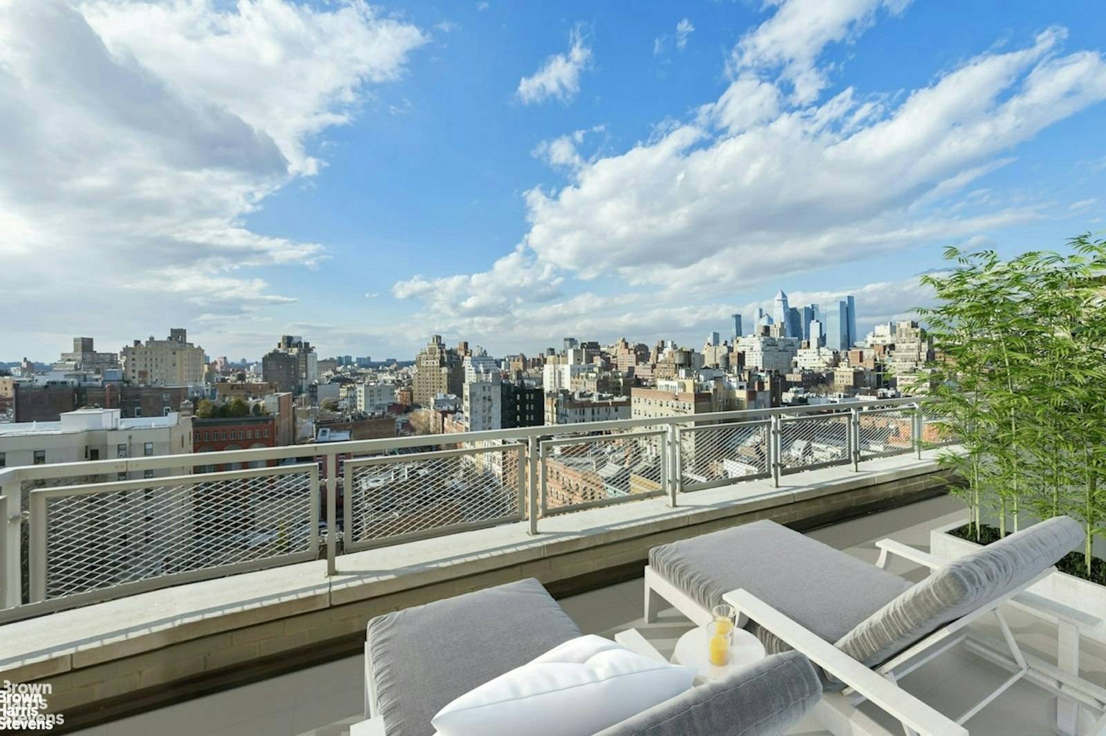 Manhattan, NY 10011,2 5TH Avenue #14R