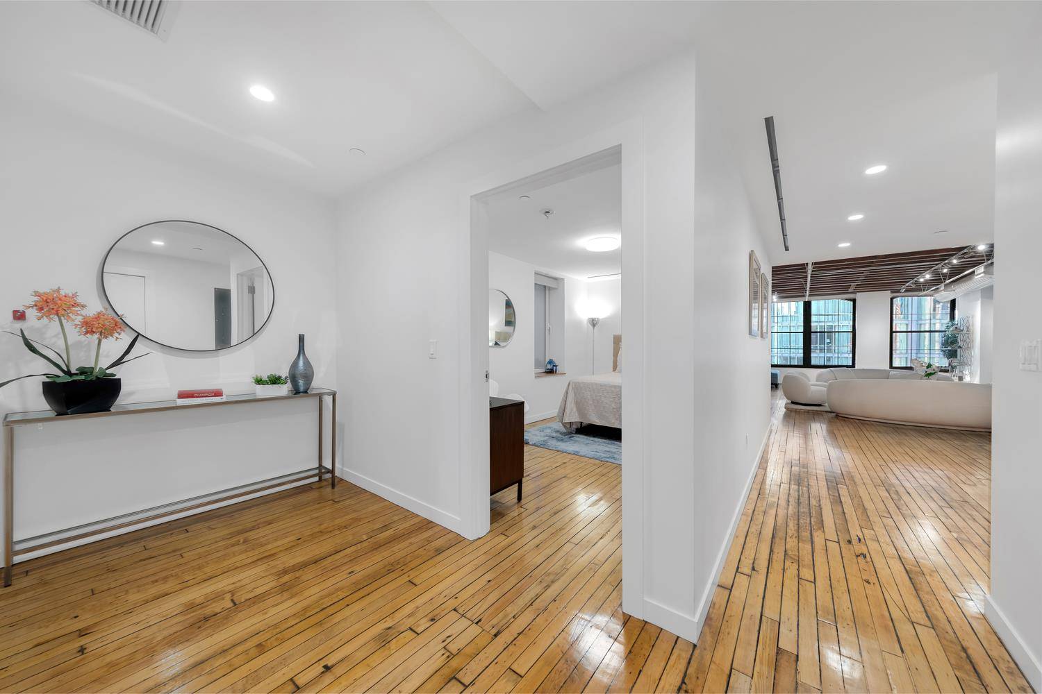 Manhattan, NY 10013,554 BROOME Street #4THFLOOR