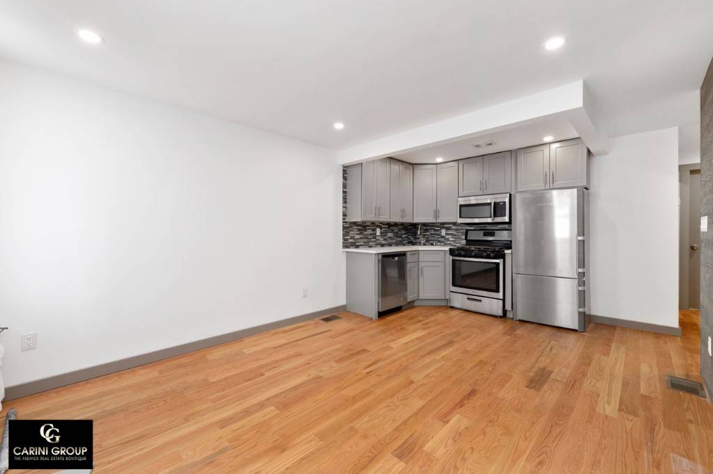 Brooklyn, NY 11233,81 Hull Street