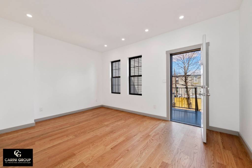 Brooklyn, NY 11233,81 Hull Street