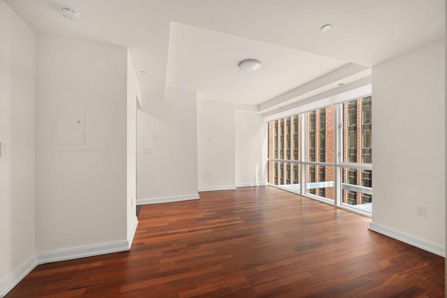 Manhattan, NY 10022,60 E 55TH Street #14C