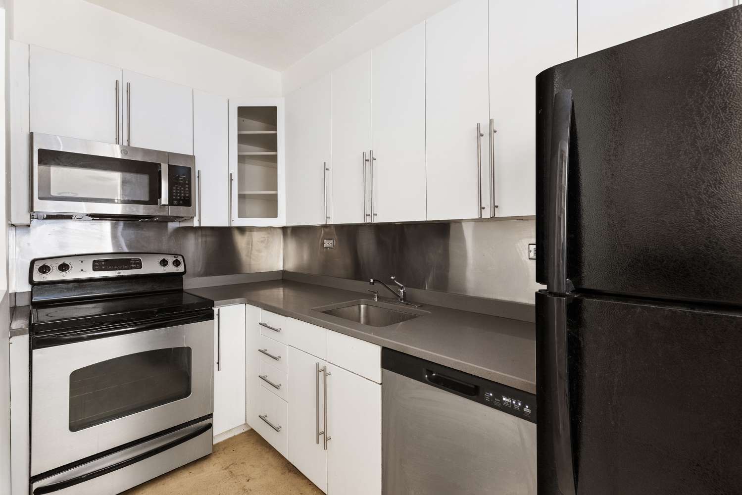 Manhattan, NY 10005,130 WATER Street #3C