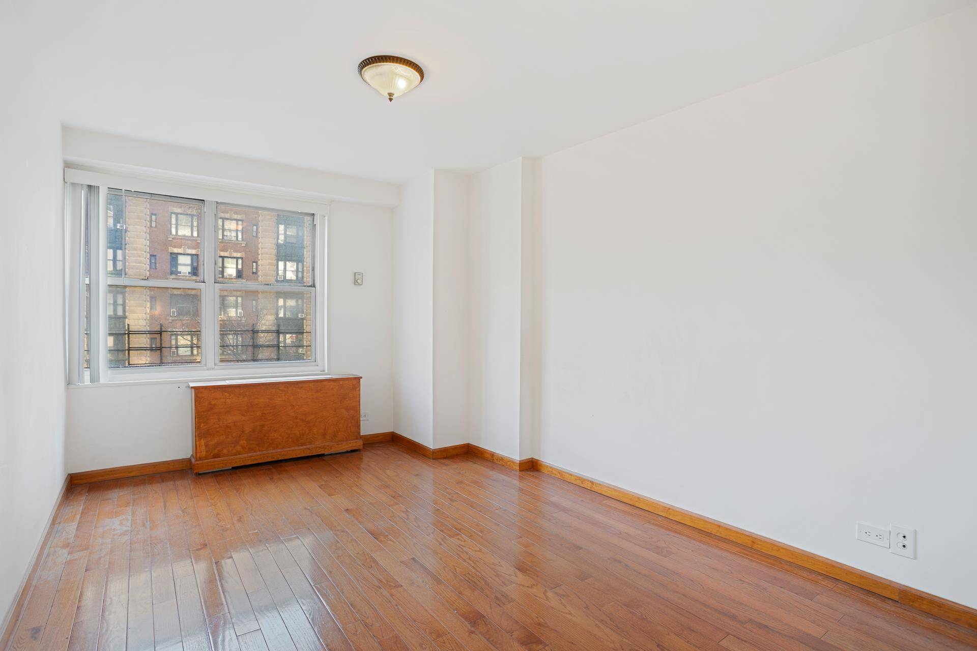 Manhattan, NY 10023,155 W 68TH Street #827