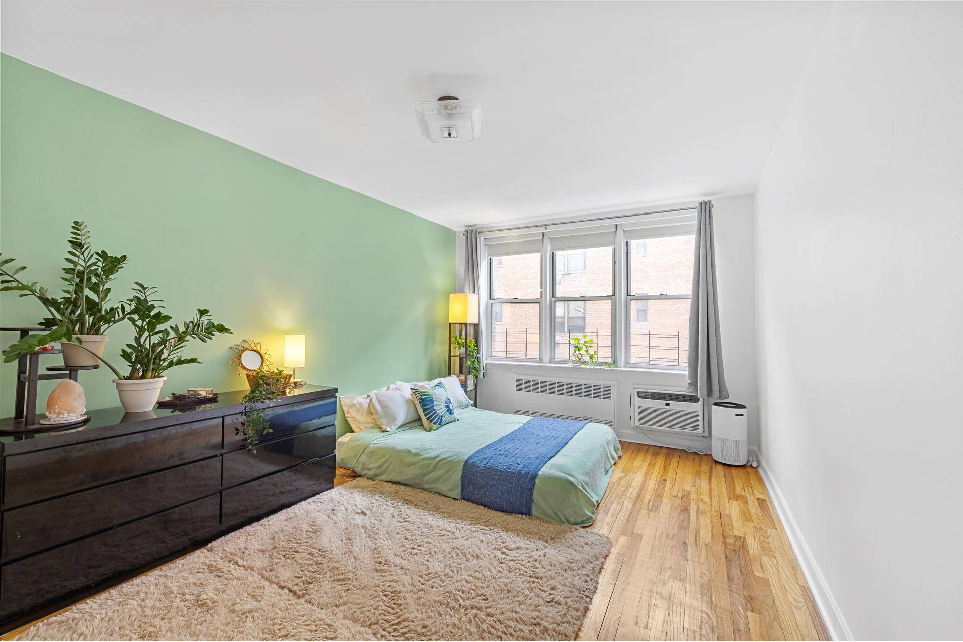 Brooklyn, NY 11218,415 ARGYLE Road #5S