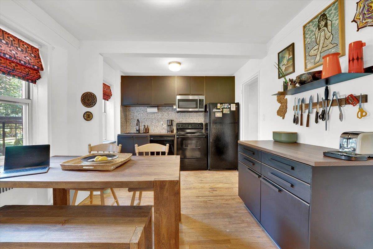 Bronx, NY 10471,5440 NETHERLAND Avenue #D14