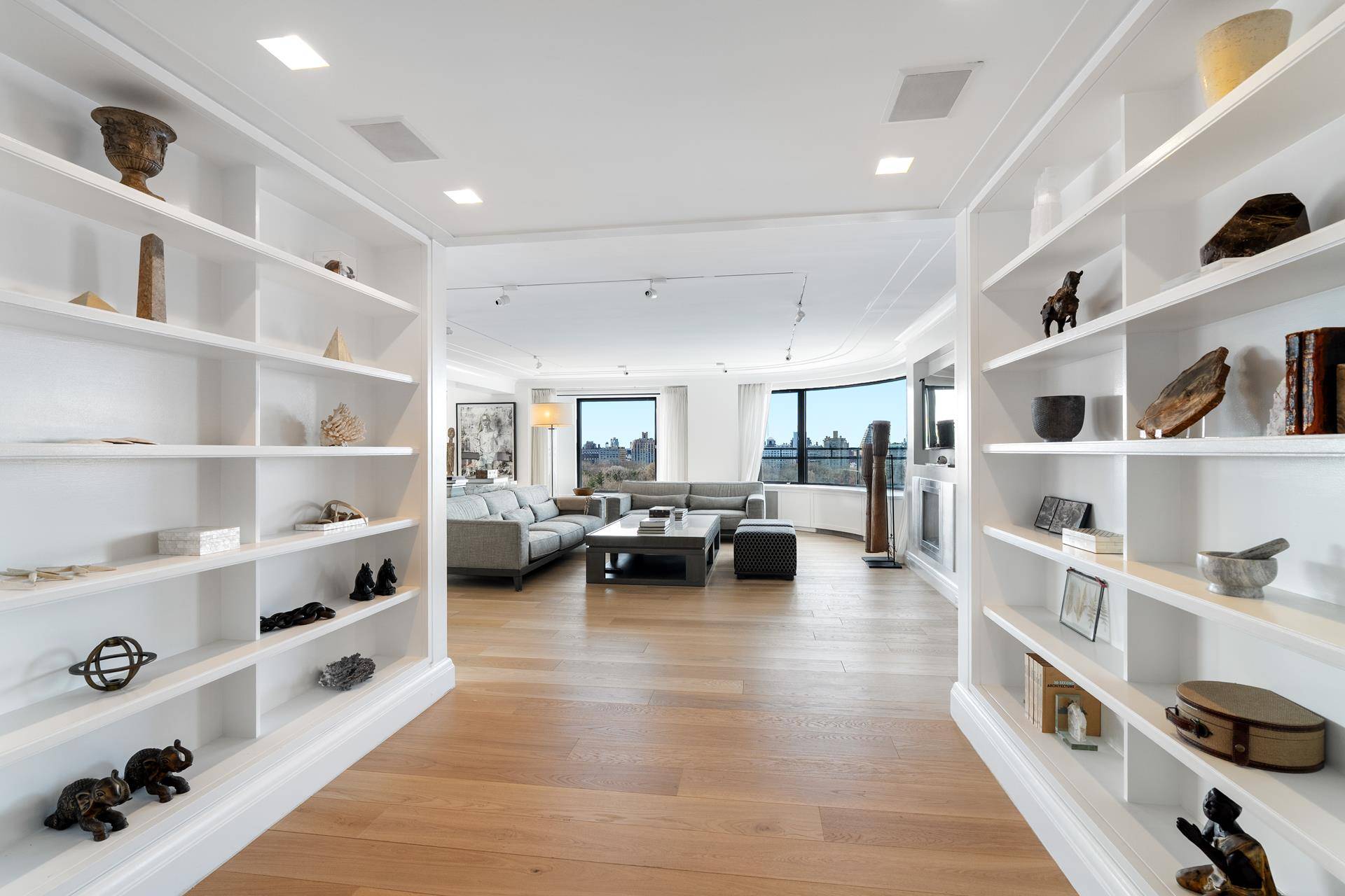 Manhattan, NY 10028,1050 5TH Avenue #19B