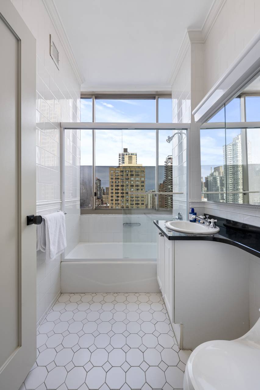 Manhattan, NY 10028,350 E 82nd Street #15A