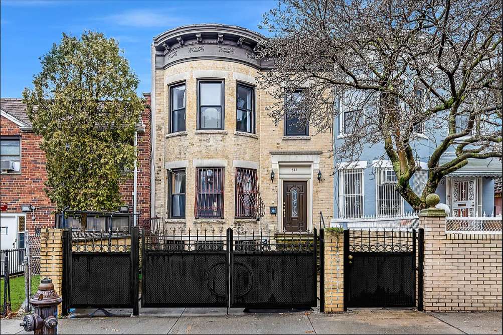 Brooklyn, NY 11225,332 LEFFERTS Avenue