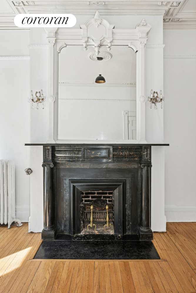 Manhattan, NY 10014,43 CHARLTON Street