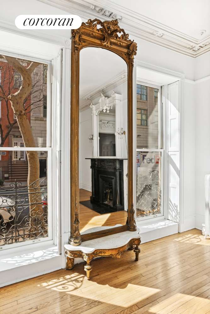 Manhattan, NY 10014,43 CHARLTON Street