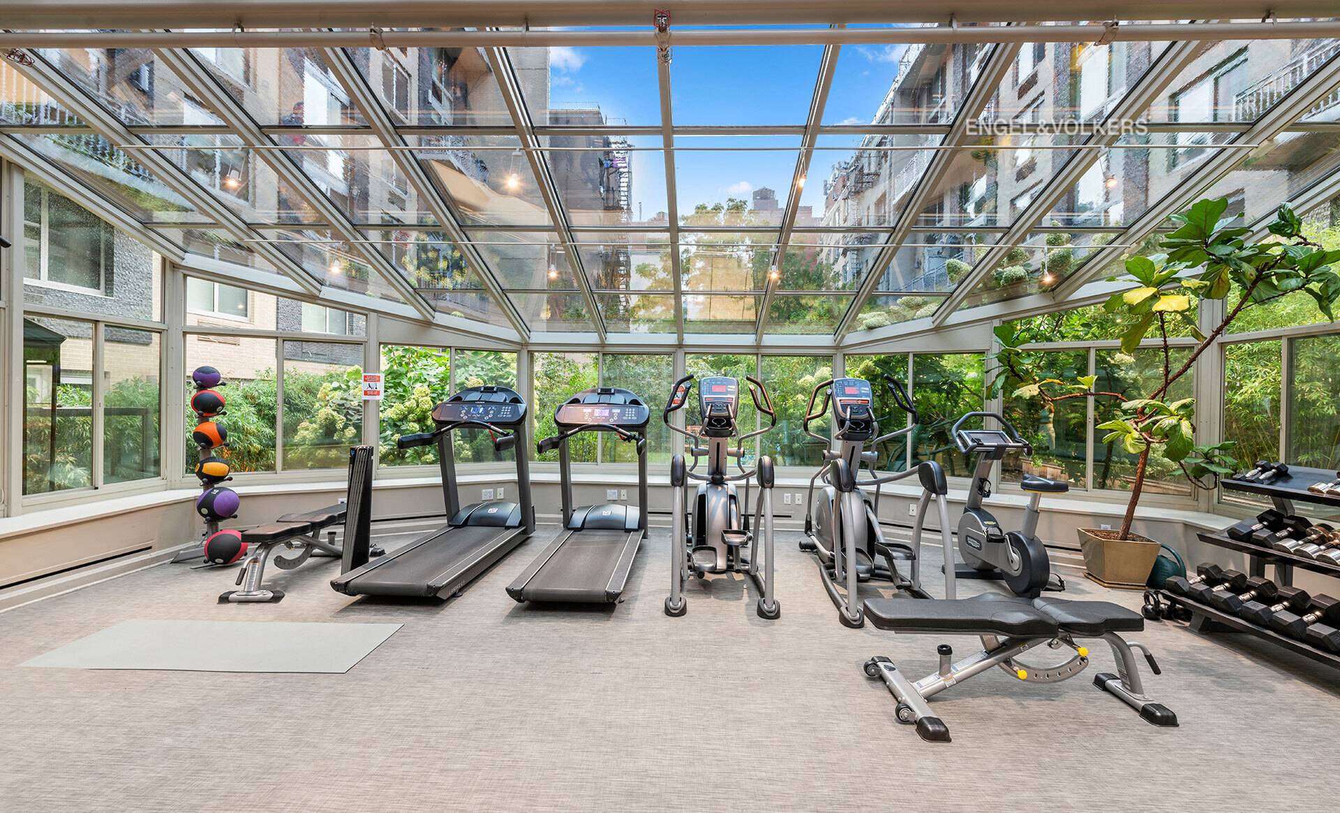 Manhattan, NY 10036,505 W 47th Street #5BS