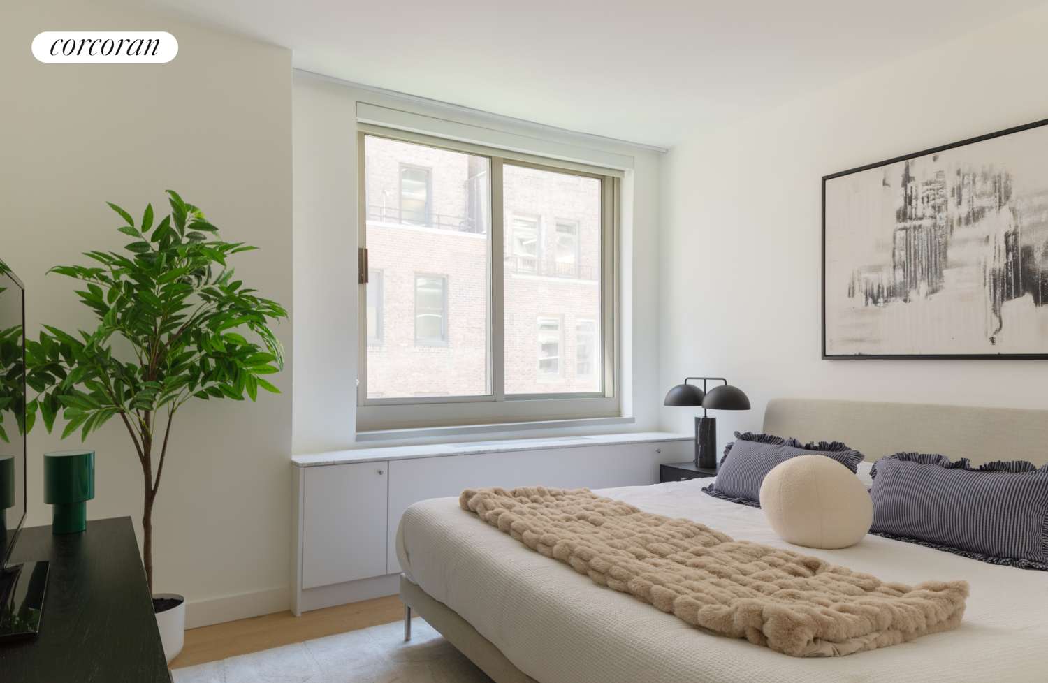 Manhattan, NY 10017,234 E 46TH Street #305