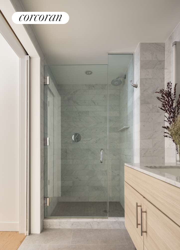 Manhattan, NY 10017,234 E 46TH Street #305