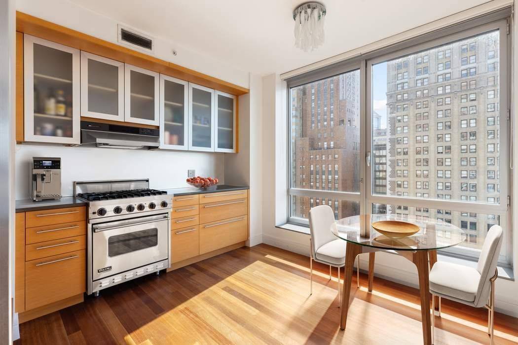 Manhattan, NY 10004,30 West Street #22E