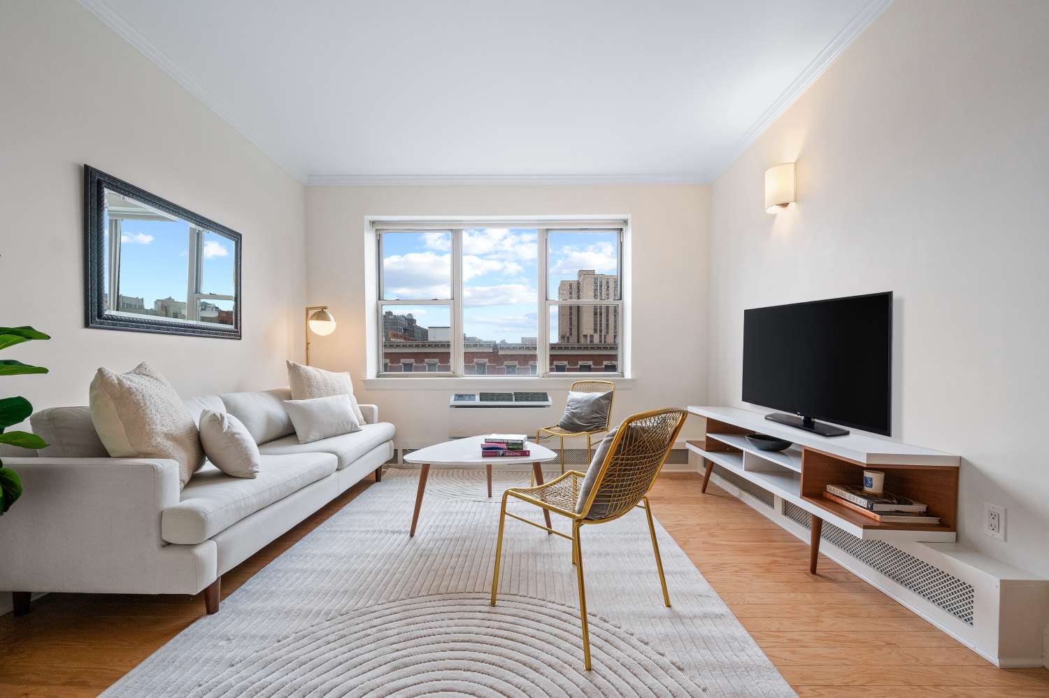 Manhattan, NY 10035,1787 MADISON Avenue #402