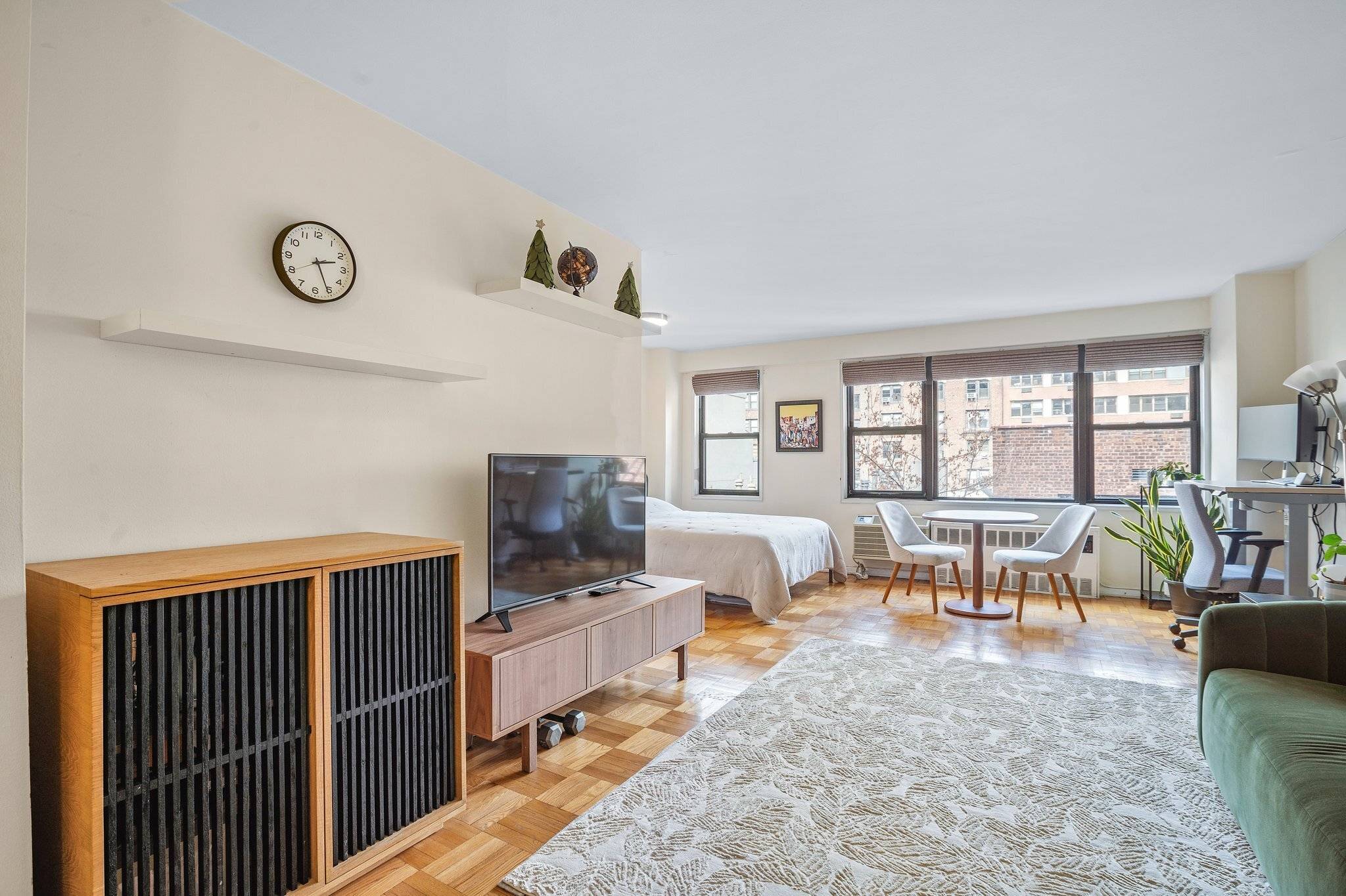 Manhattan, NY 10022,345 E 52nd Street #7B