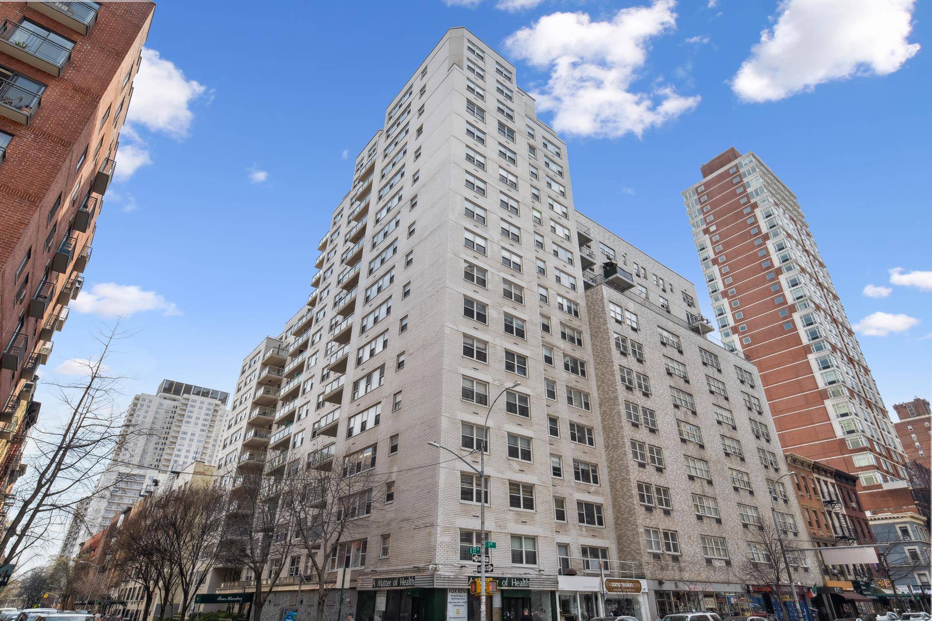 Manhattan, NY 10021,400 E 77TH Street #7E