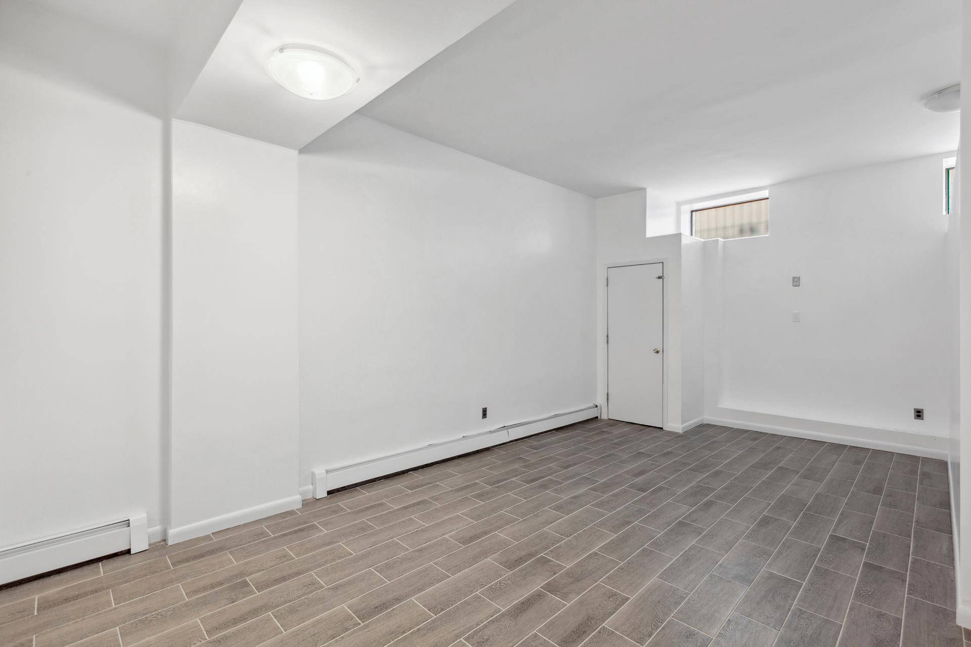 Brooklyn, NY 11222,88 MESEROLE Avenue #1A