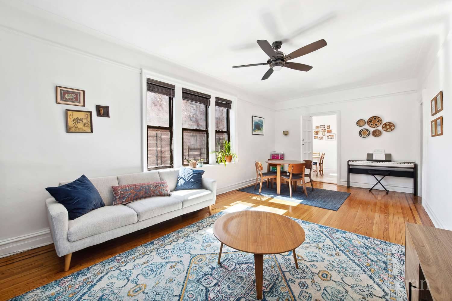Queens, NY 11372,83-10 35th Avenue #4S