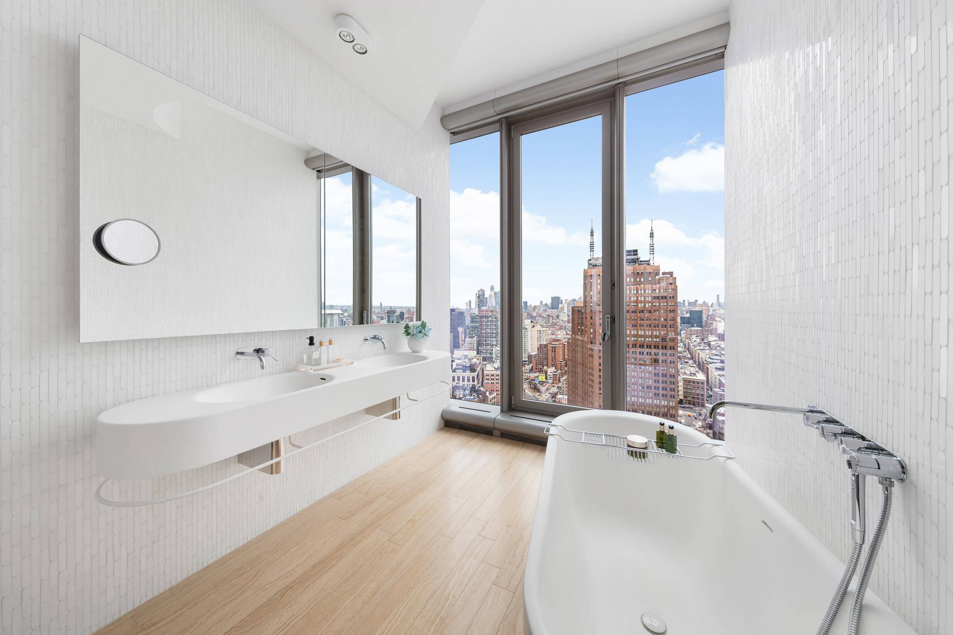 Manhattan, NY 10013,56 LEONARD Street #29AE