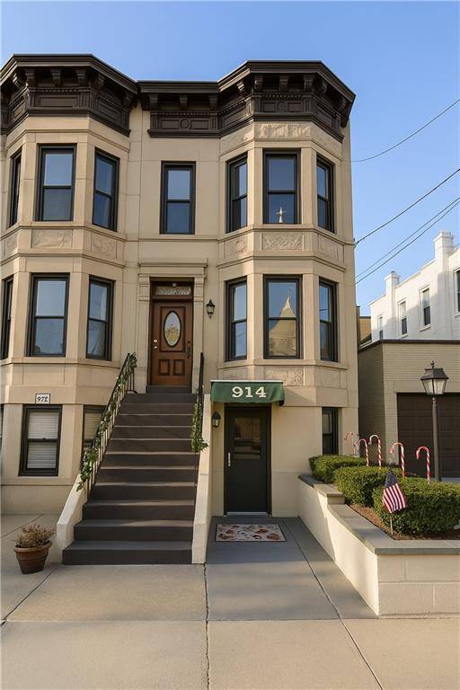 Brooklyn, NY 11228,914 Bay Ridge Parkway