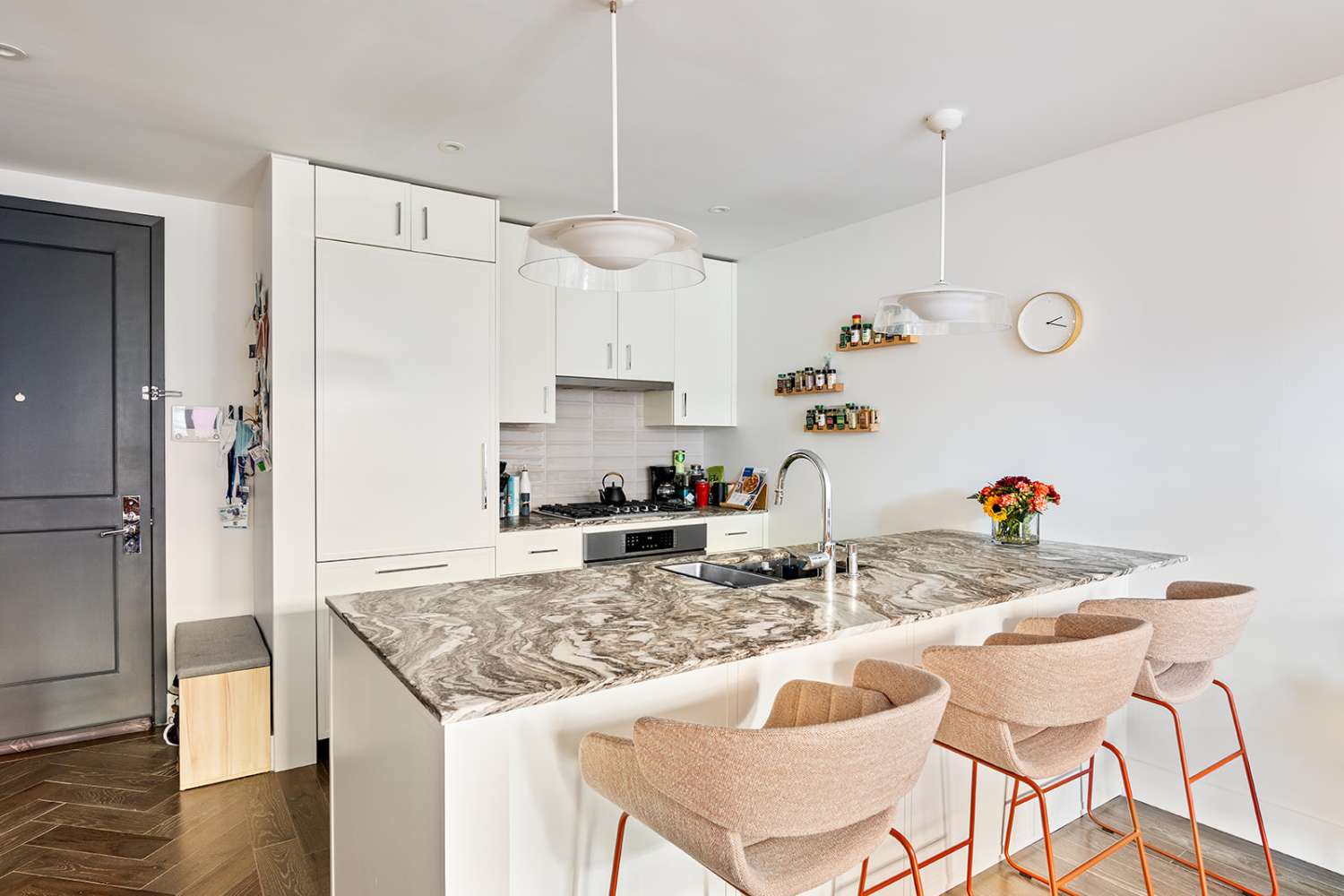 Manhattan, NY 10026,10 LENOX Avenue #5A