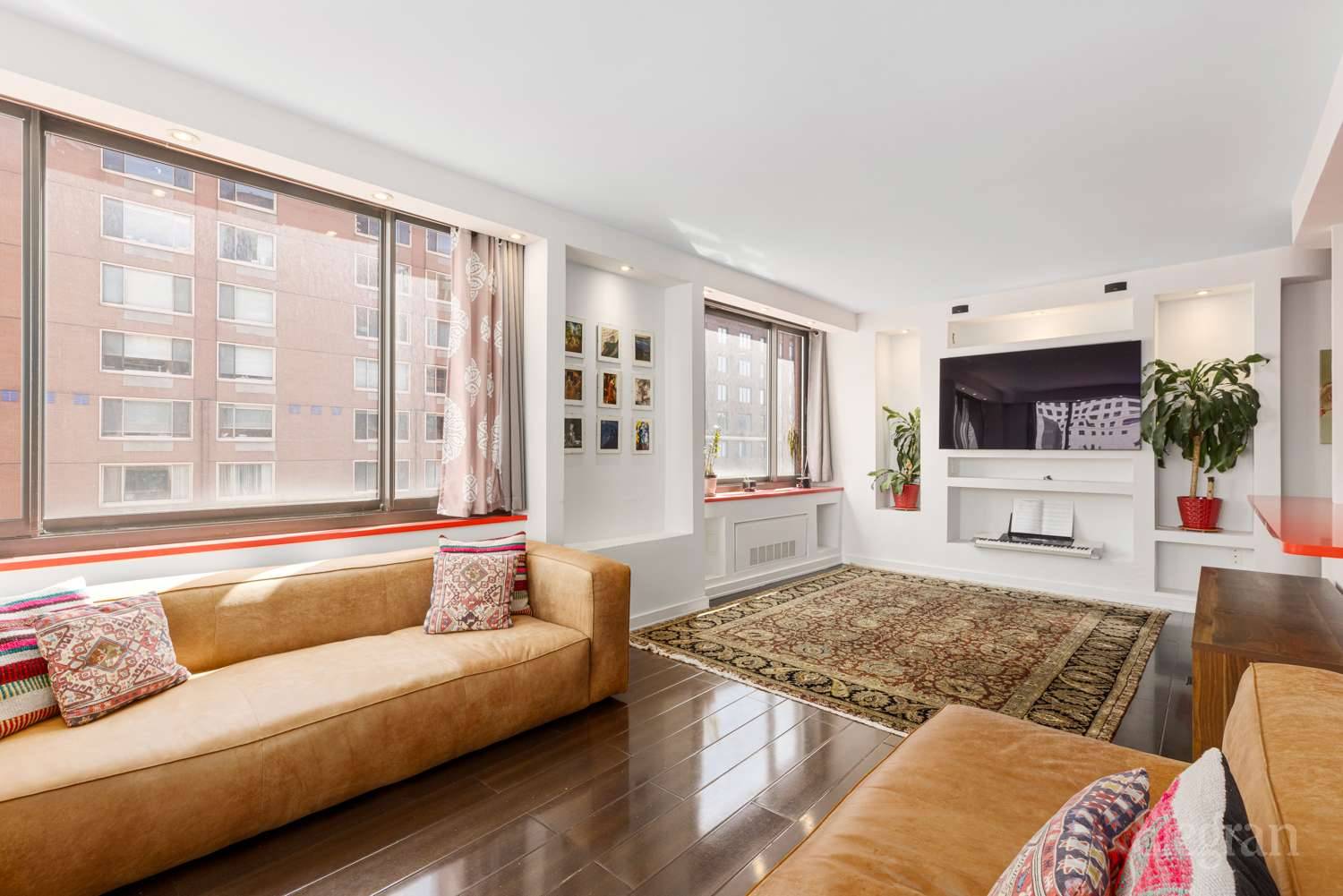 Manhattan, NY 10280,300 Albany Street #7i
