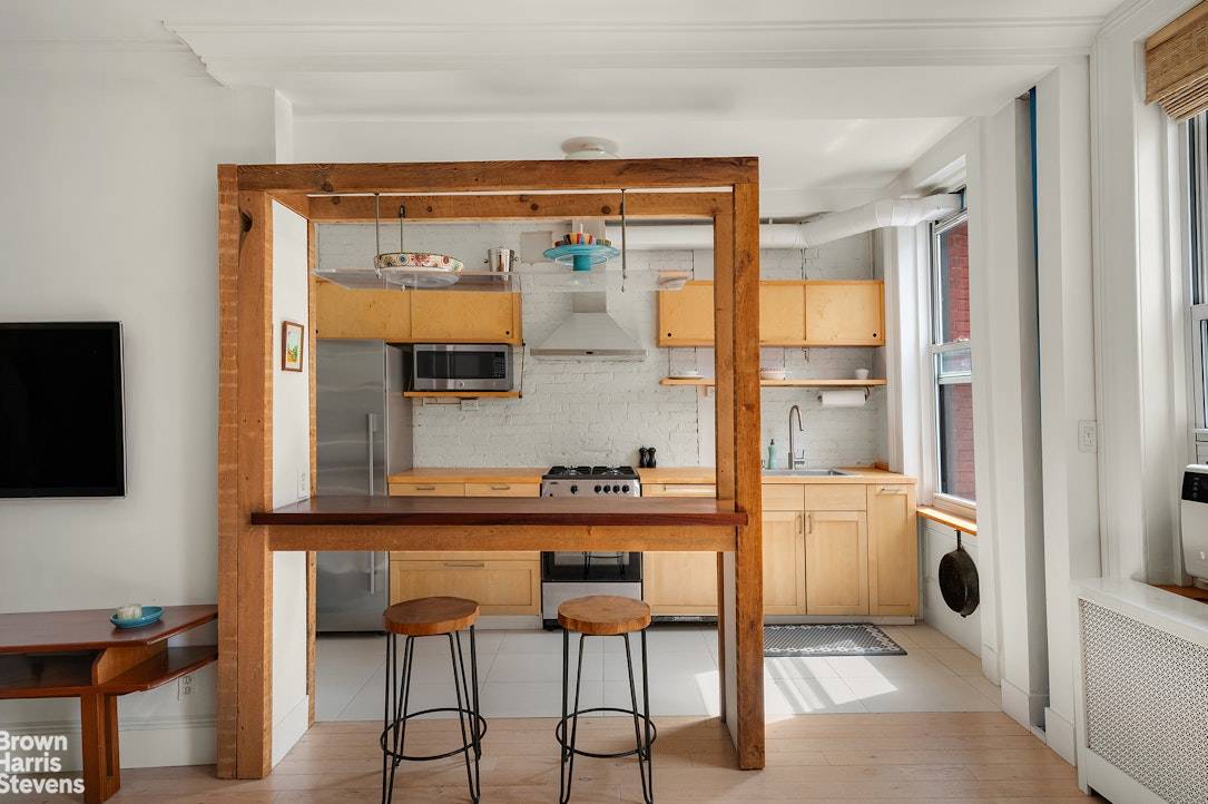 Manhattan, NY 10013,48 GRAND Street #4