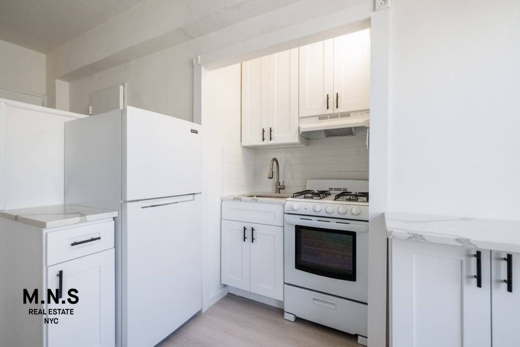 Queens, NY 11374,98-19 64th Avenue #6-GG