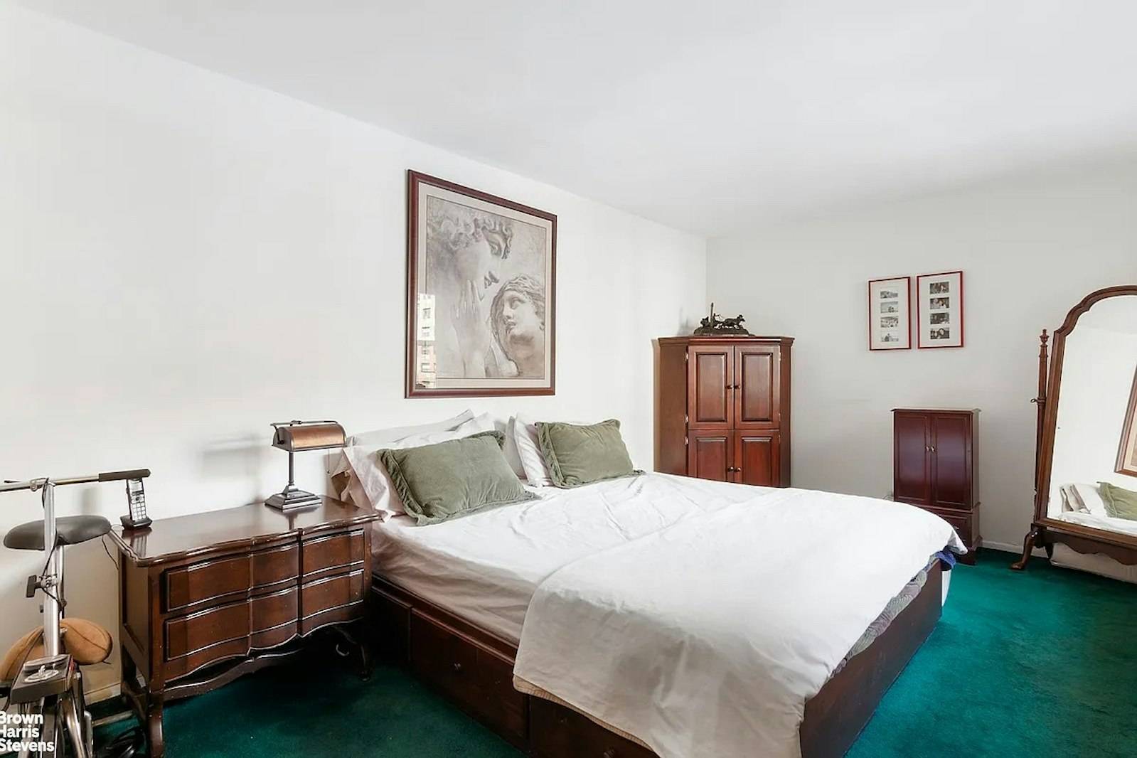 Manhattan, NY 10021,233 E 69TH Street #3J
