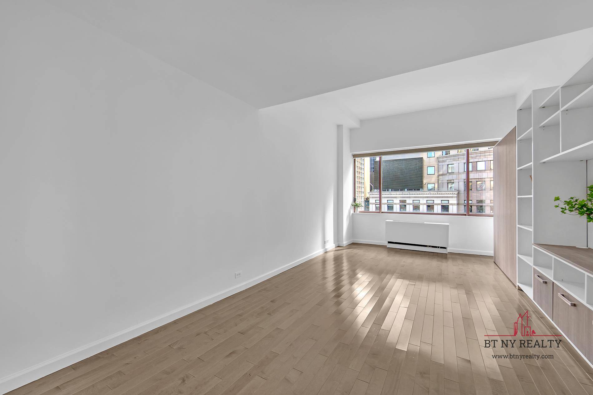 Manhattan, NY 10019,350 W 50th Street #6-R