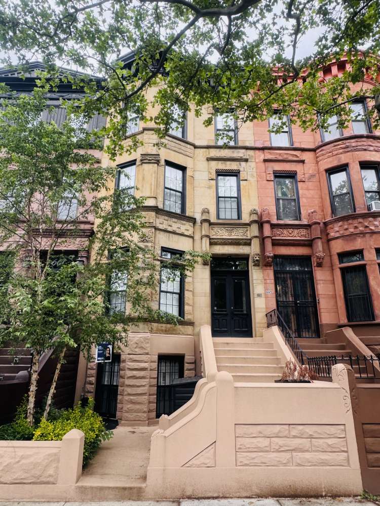 Brooklyn, NY 11221,663 PUTNAM Avenue