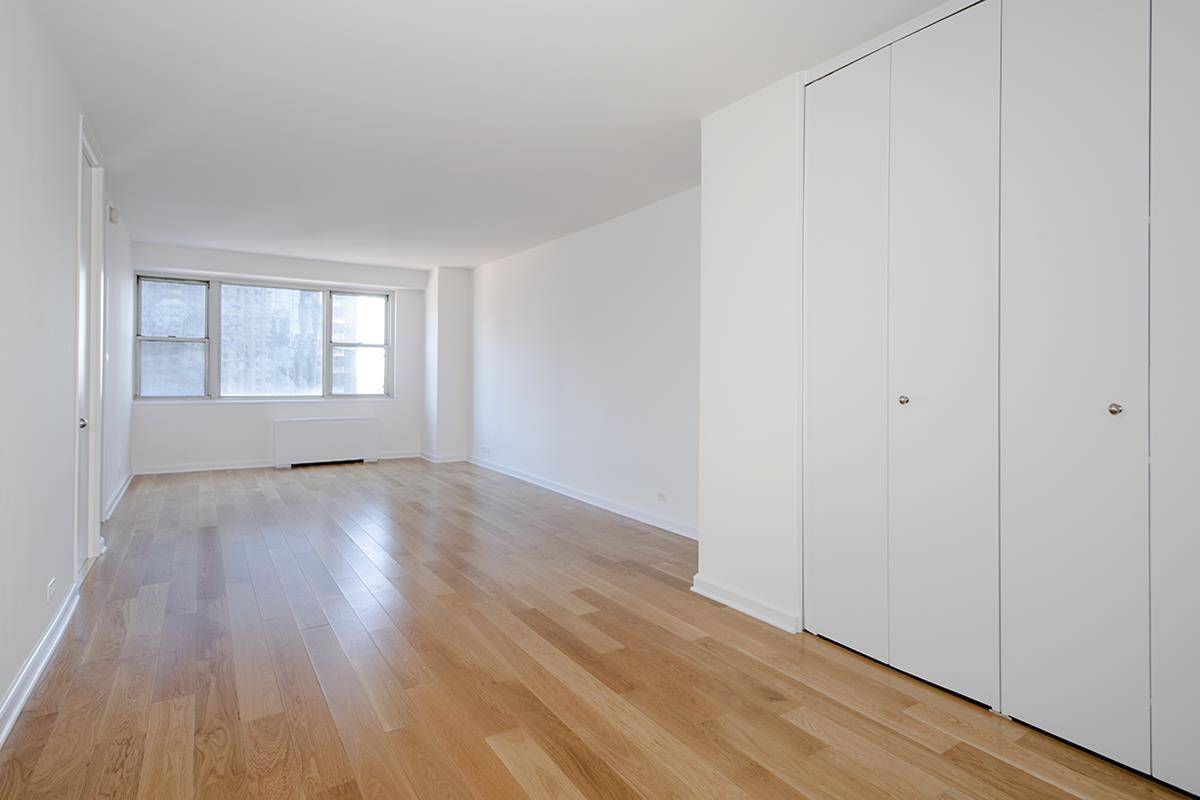 Manhattan, NY 10016,300 E 40th Street #23-G