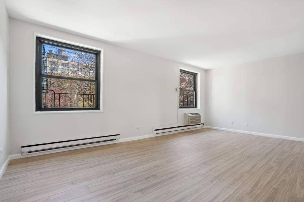 Manhattan, NY 10014,379 West Street #2B
