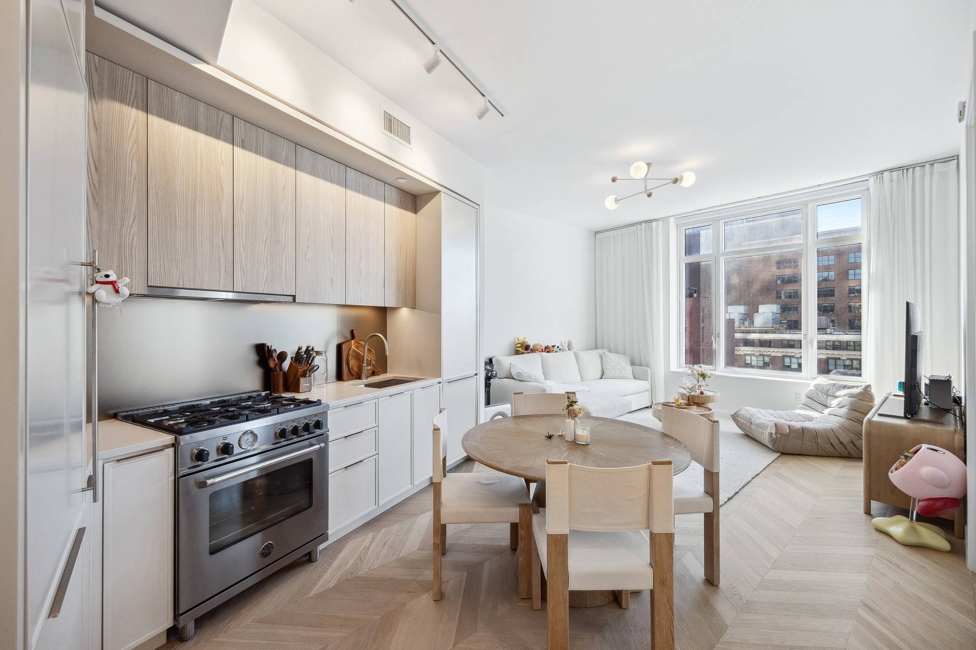 Queens, NY 11101,29-18 41st Avenue #10-A
