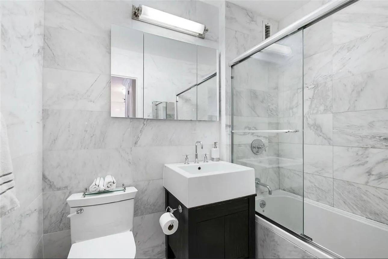 Manhattan, NY 10011,22 W 15TH Street #8D
