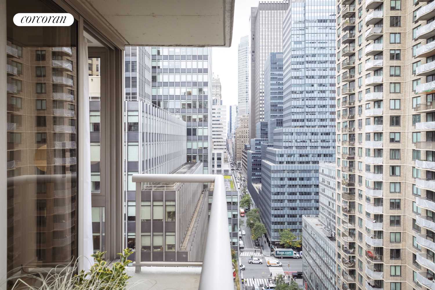 Manhattan, NY 10017,234 E 46TH Street #404