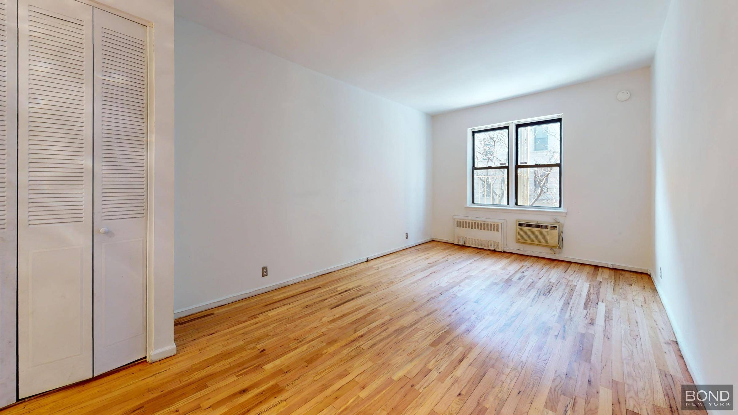 Manhattan, NY 10128,205 E 89th Street #2A