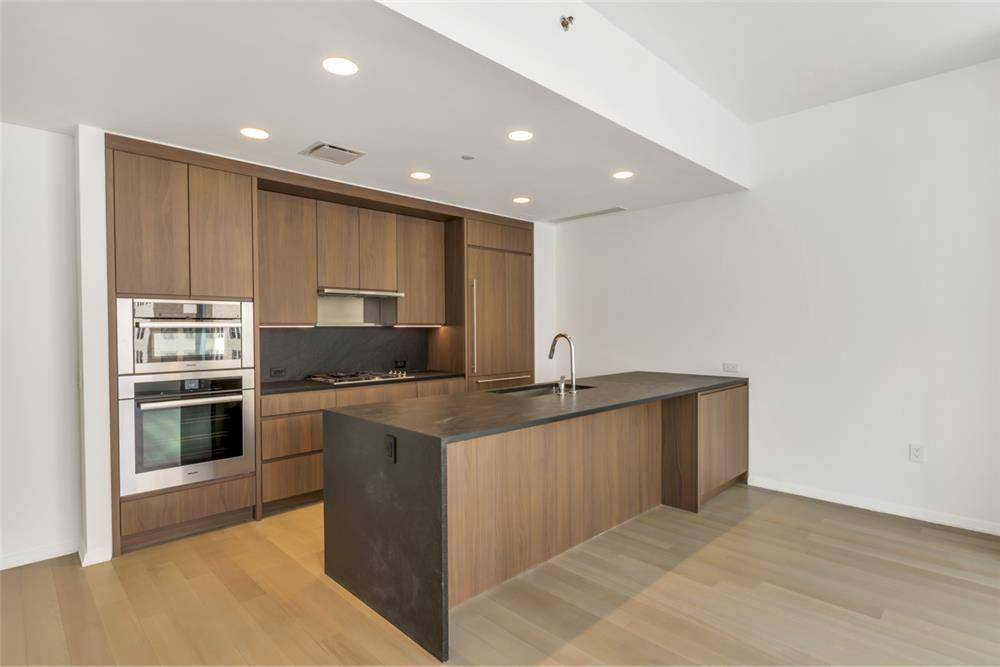 Manhattan, NY 10006,50 West Street #27-A