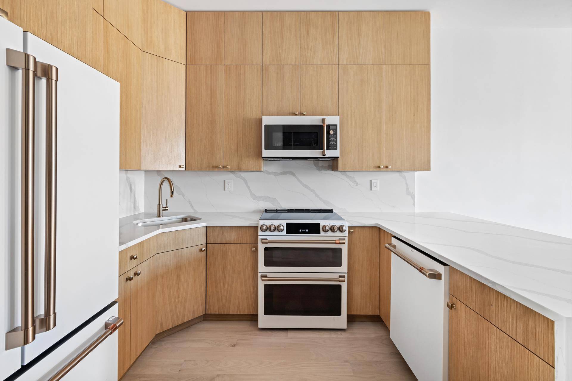 Brooklyn, NY 11231,110 LUQUER Street #3