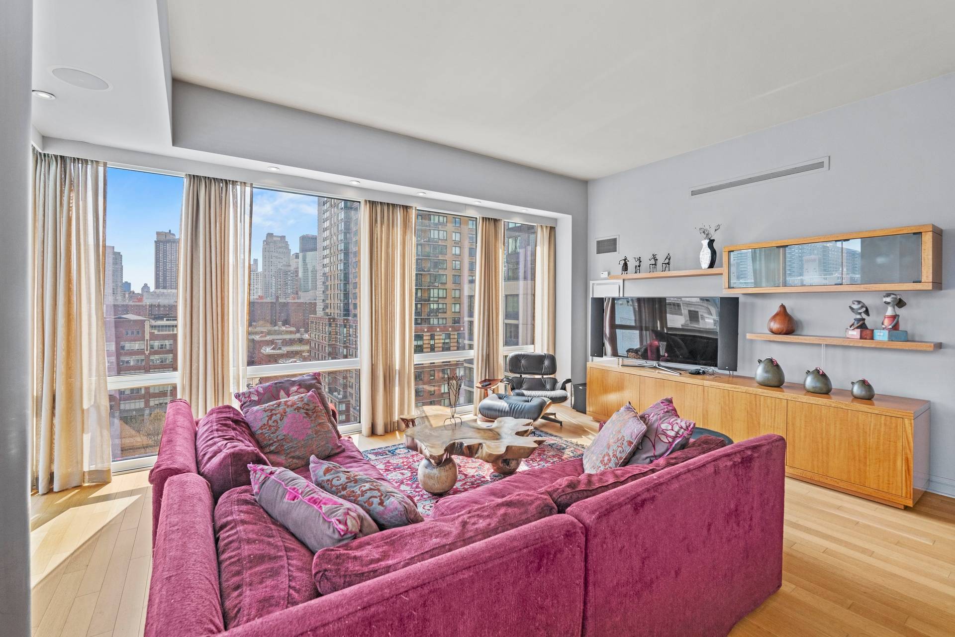 Manhattan, NY 10069,80 Riverside Boulevard #16-P