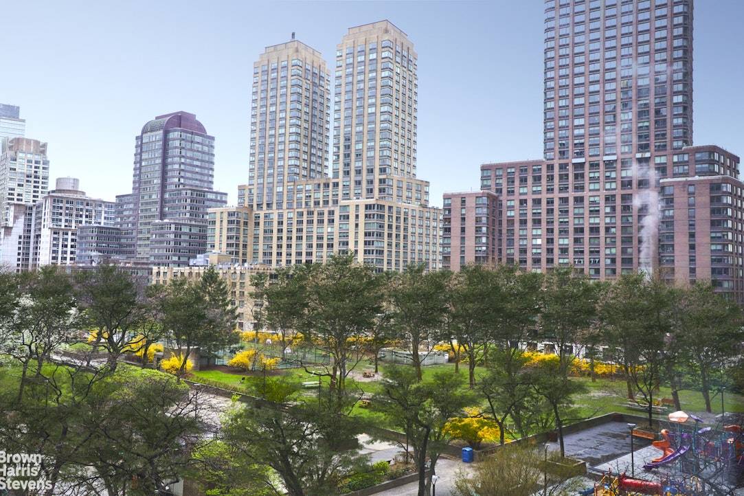 Manhattan, NY 10023,205 W END Avenue #5M