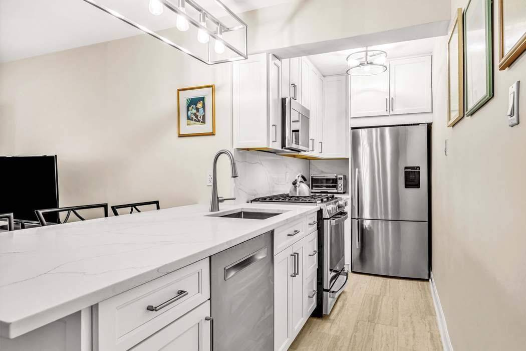 Manhattan, NY 10065,220 E 67th Street #6J