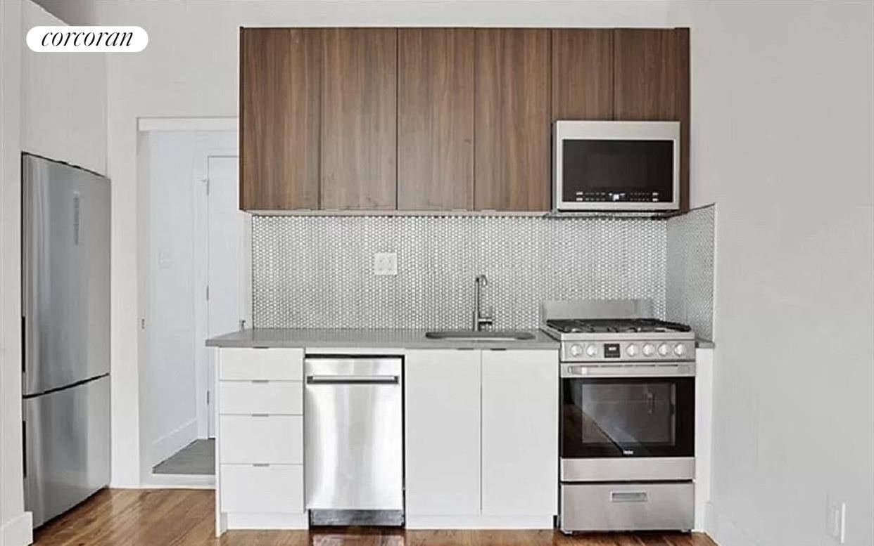 Brooklyn, NY 11216,1310 DEAN Street #3
