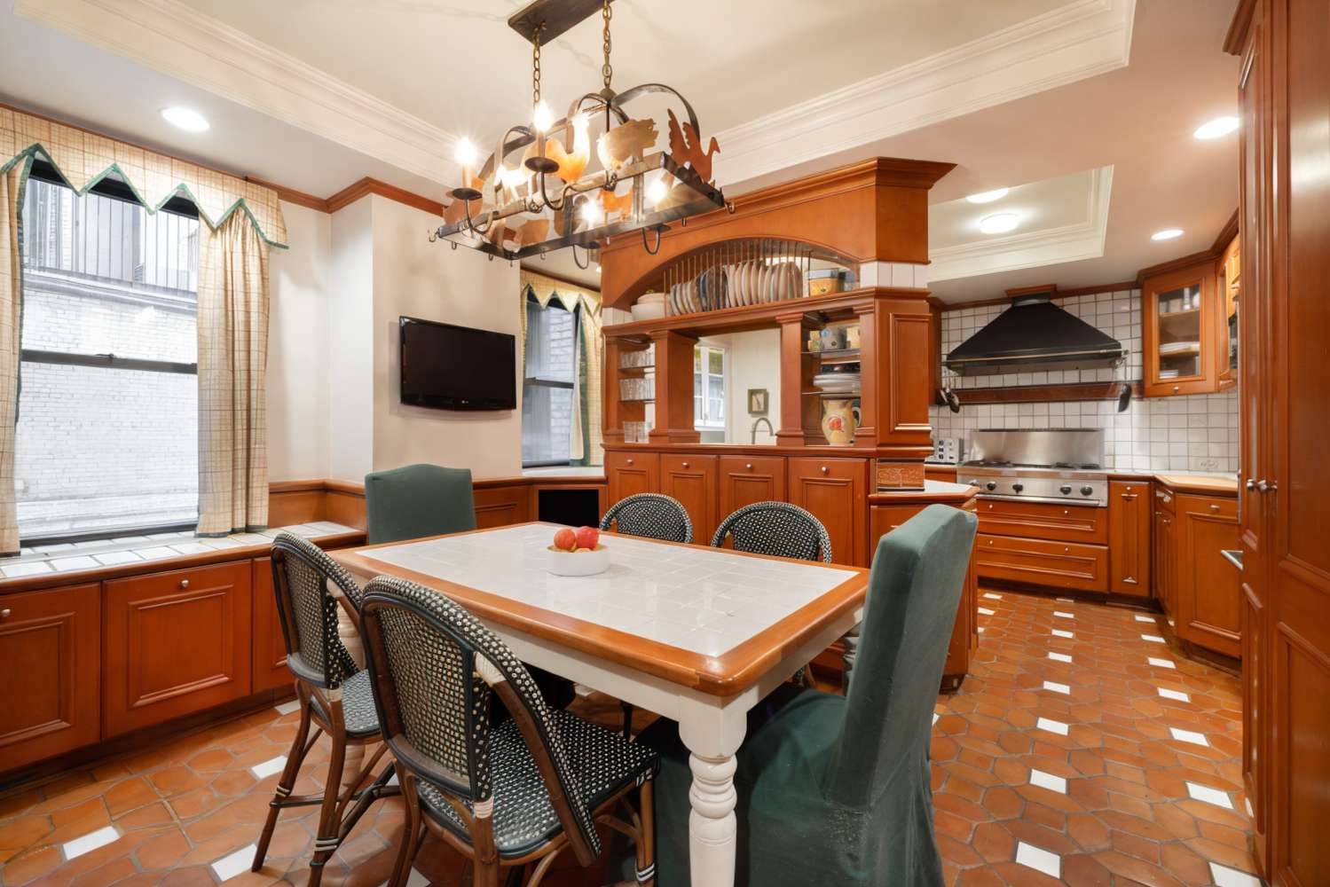 Manhattan, NY 10075,170 E 79TH Street #9/10B