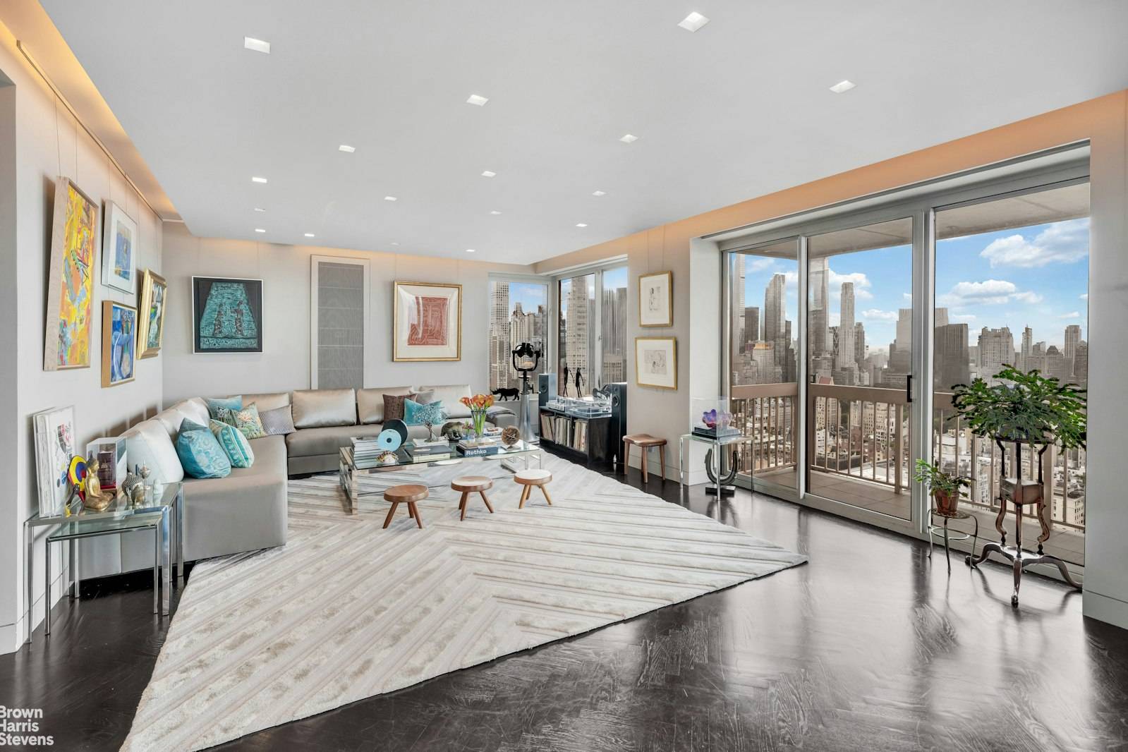 Manhattan, NY 10021,200 E 69TH Street #42A