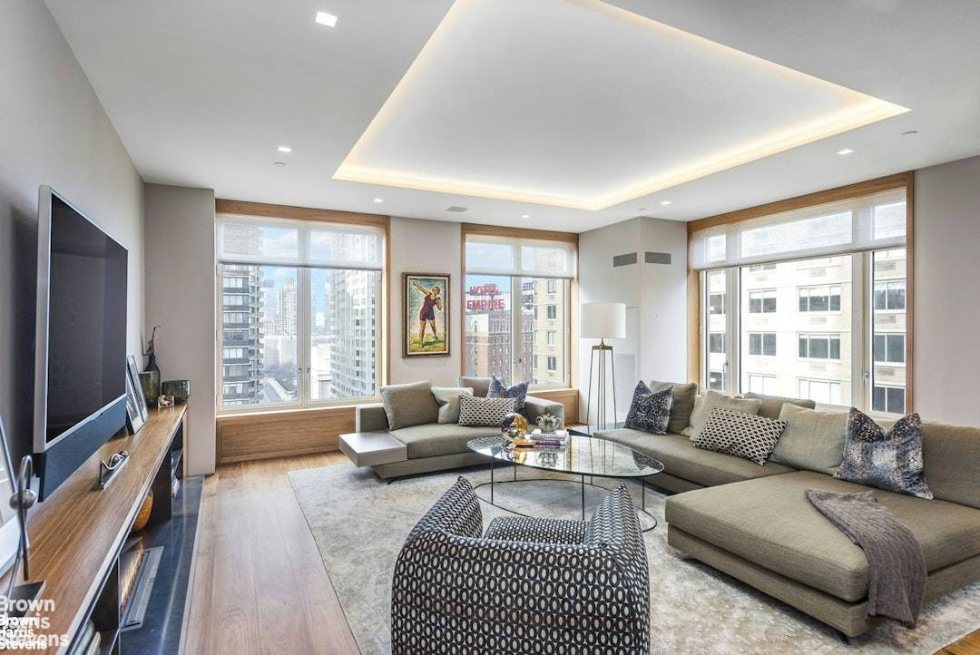 Manhattan, NY 10023,15 CENTRAL Park W #15K