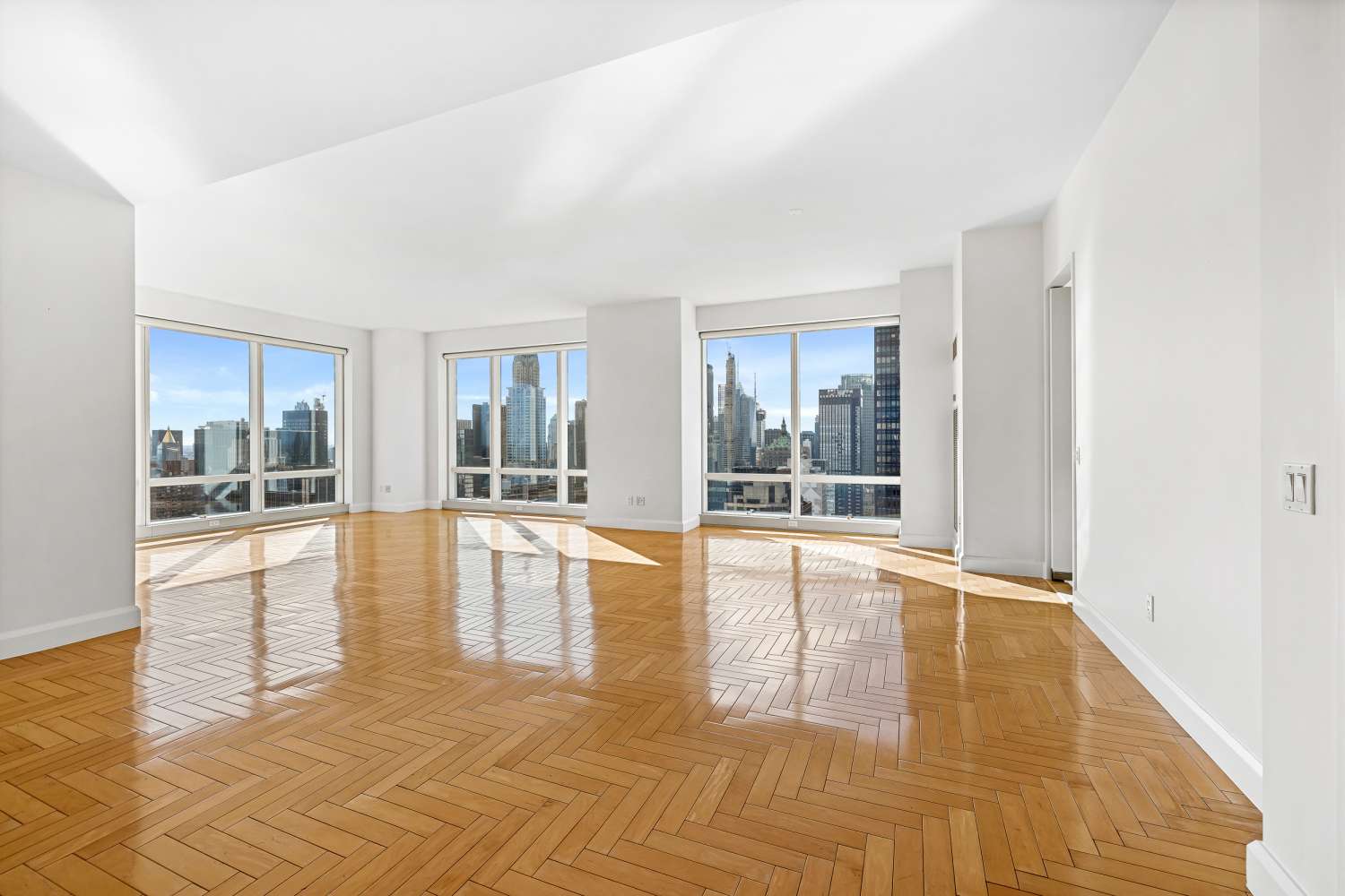 Manhattan, NY 10017,845 UNITED NATIONS Plaza #52C